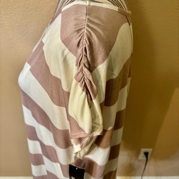 NWT a.n.a. Top Large White Khaki Stripes Ruched Shoulders Open Peekaboo Back New - Picture 8 of 13